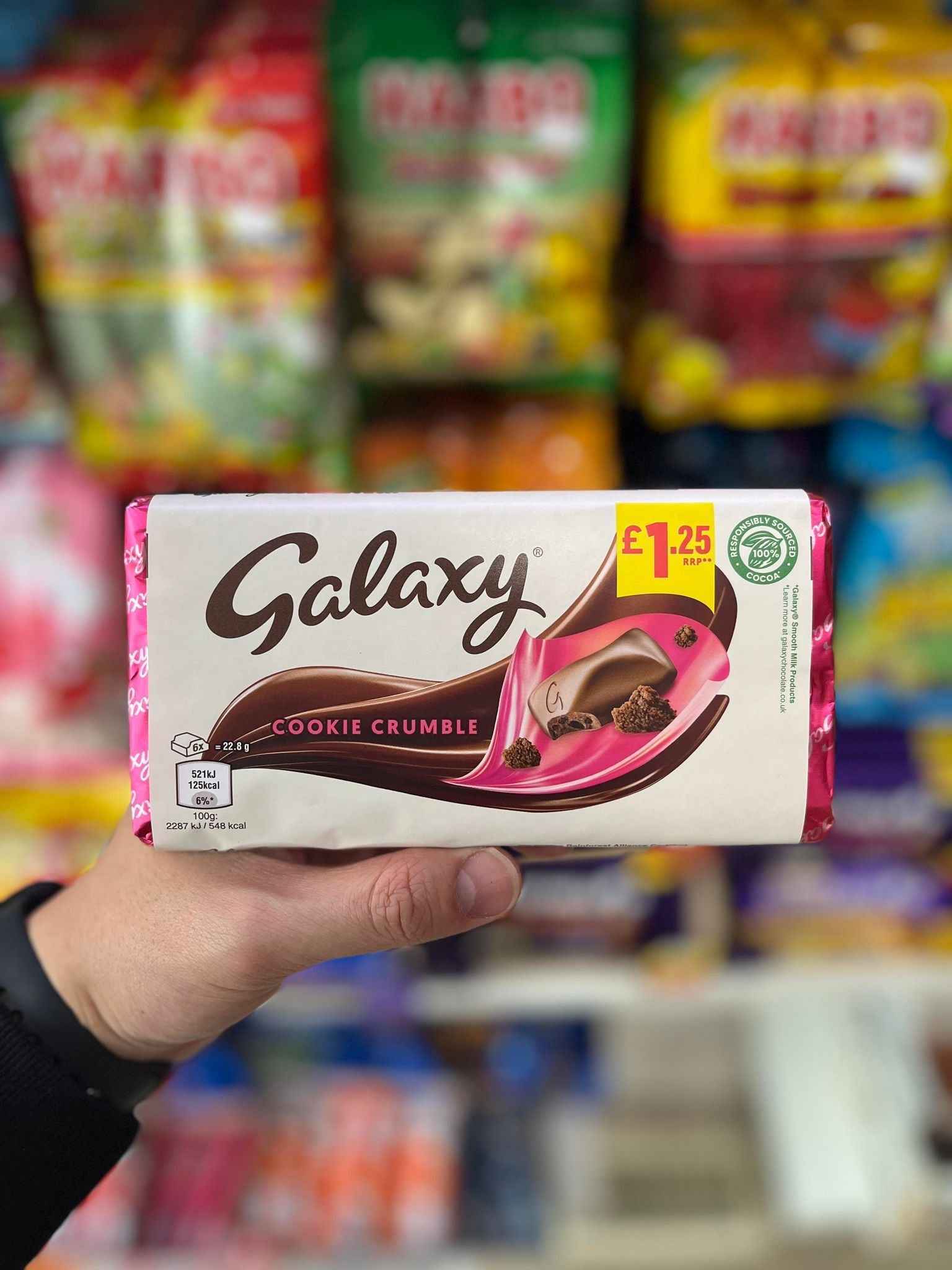 UK Galaxy Cookie Crumble 112G - Indulge in a Delicious Chocolate Treat