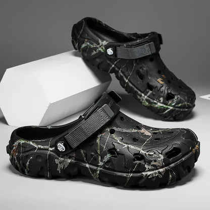New Summer Men's Sandals New Home Garden Shoes Comfortable and Lightweight Men Slippers Non-Slip Soft Bottom Flip Flop Sandals