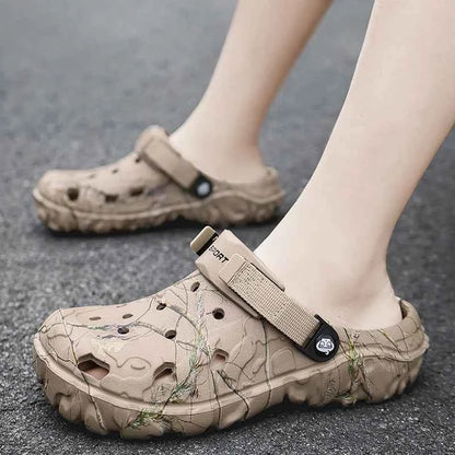 New Summer Men's Sandals New Home Garden Shoes Comfortable and Lightweight Men Slippers Non-Slip Soft Bottom Flip Flop Sandals