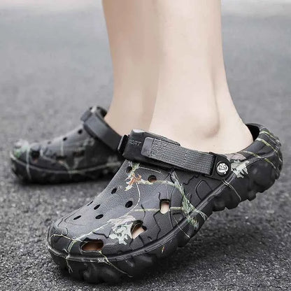 New Summer Men's Sandals New Home Garden Shoes Comfortable and Lightweight Men Slippers Non-Slip Soft Bottom Flip Flop Sandals