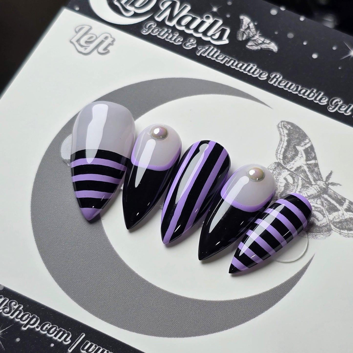 Twisted Stripes Press On Nails