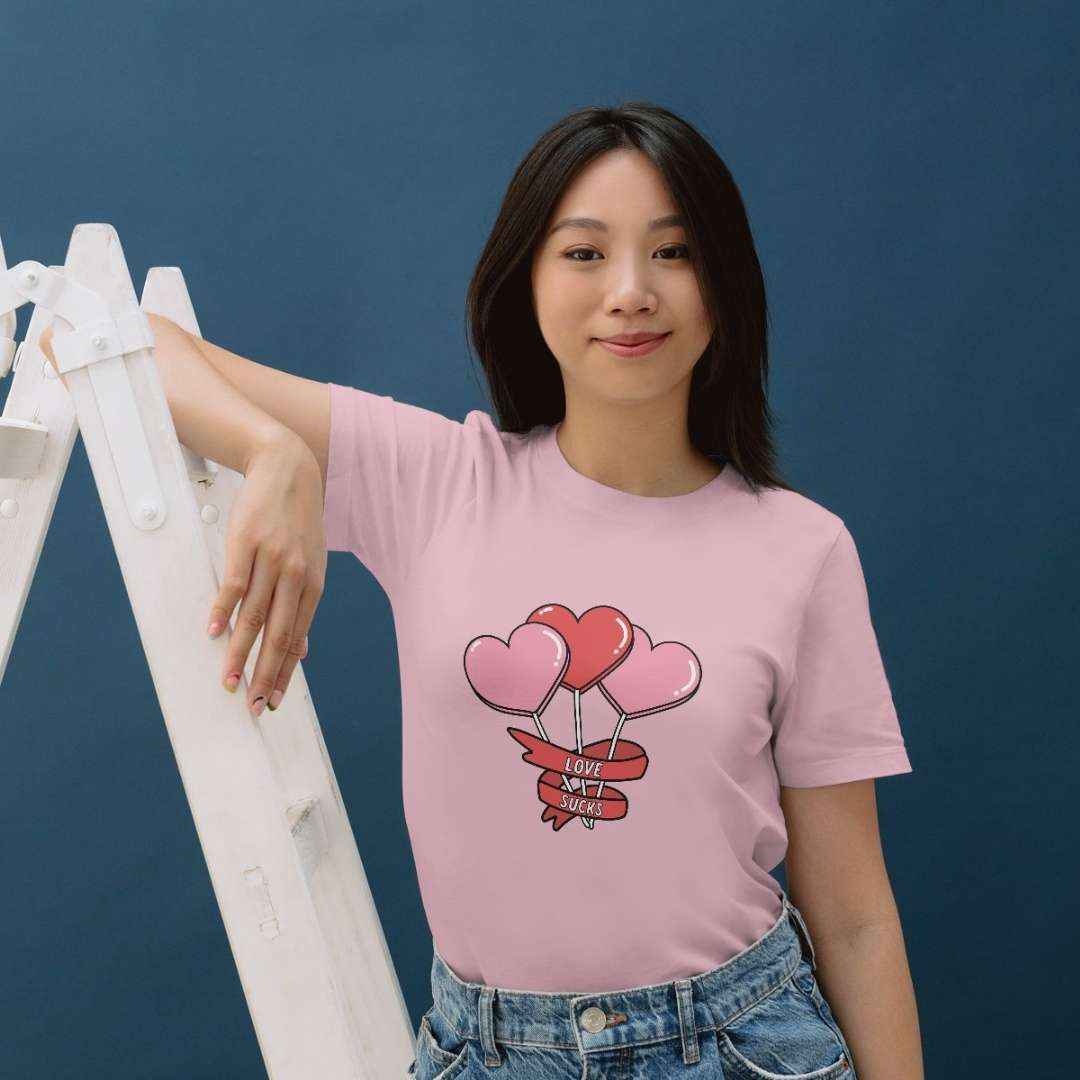 T-shirt "Love Sucks" imprimé